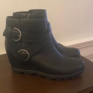 Sorel Black Wedge Boots